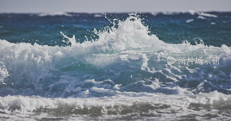 大海浪花巨浪浪潮汹涌海浪波涛汹涌