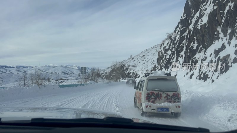 雪 雪地 新疆 雪路 驾驶 喀纳斯