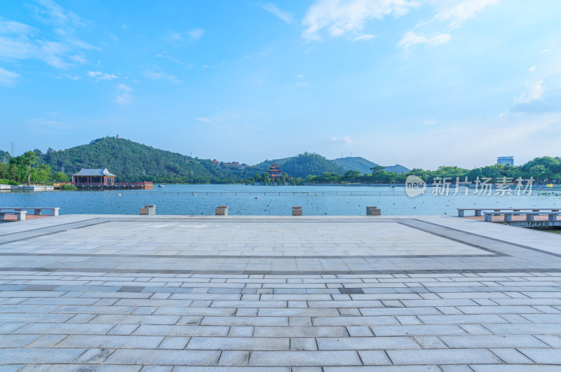 佛山顺峰山公园青云湖与滨湖传统中式建筑