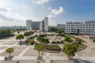 上海大学