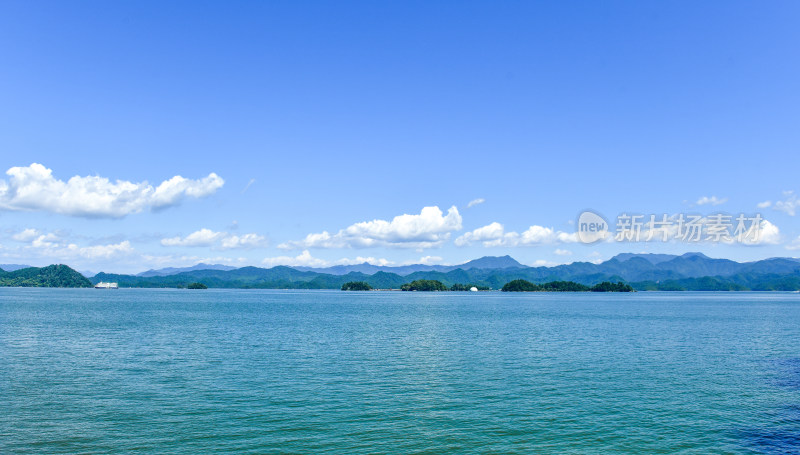 蓝天白云杭州千岛湖自然风光