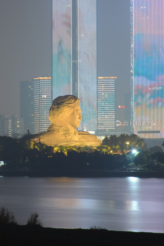 长沙橘子洲头夜景与城市建筑