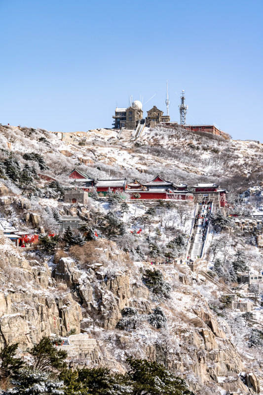 山东泰安泰山风景区雪景自然景观