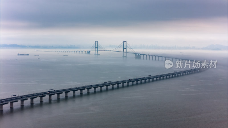 低空平流雾下的深中通道