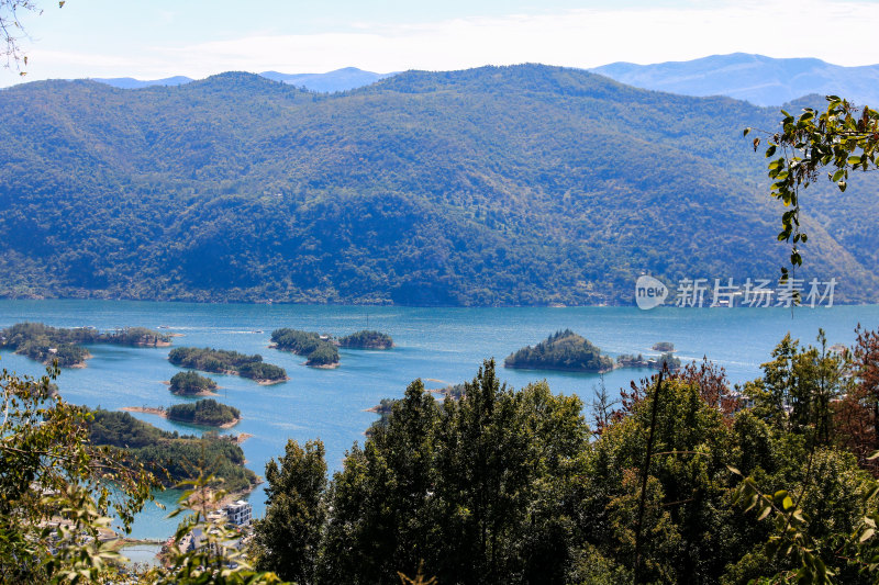 仙岛湖生态旅游景区，自然群山户外风景