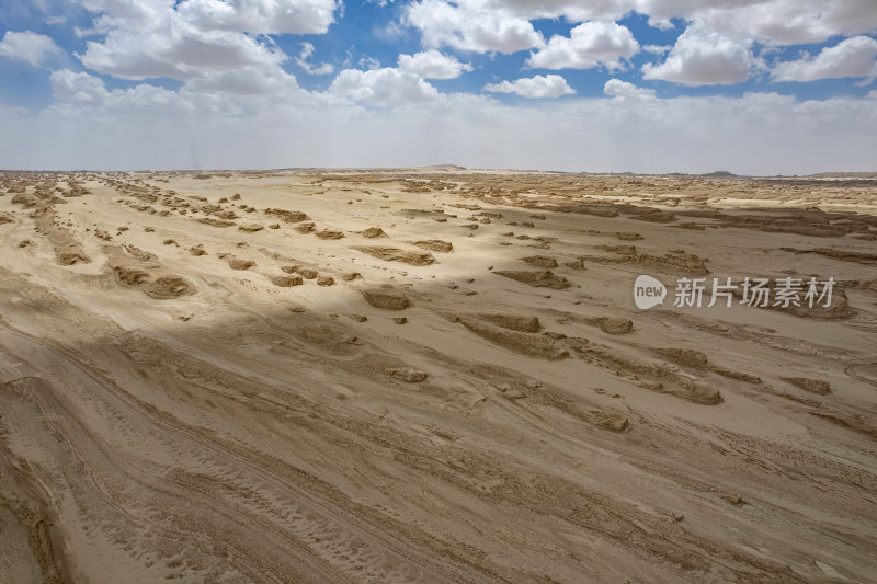 青海海西州俄博梁无人区戈壁滩上的地貌航拍