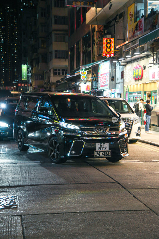 香港夜景街道汽车