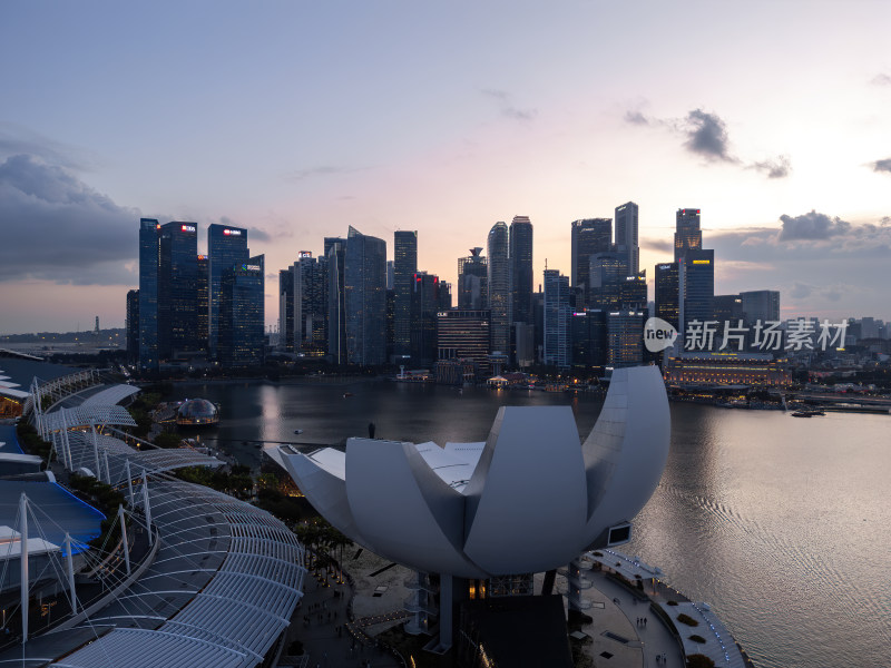 新加坡滨海湾金沙海滨奥林匹克蓝调夜景航拍