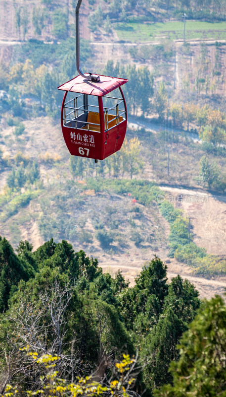 峄山索道缆车空中视角