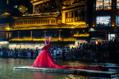 中国湖南湘西凤凰古城的夜景