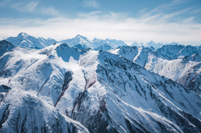 新疆天山山脉雪山山峰山脉