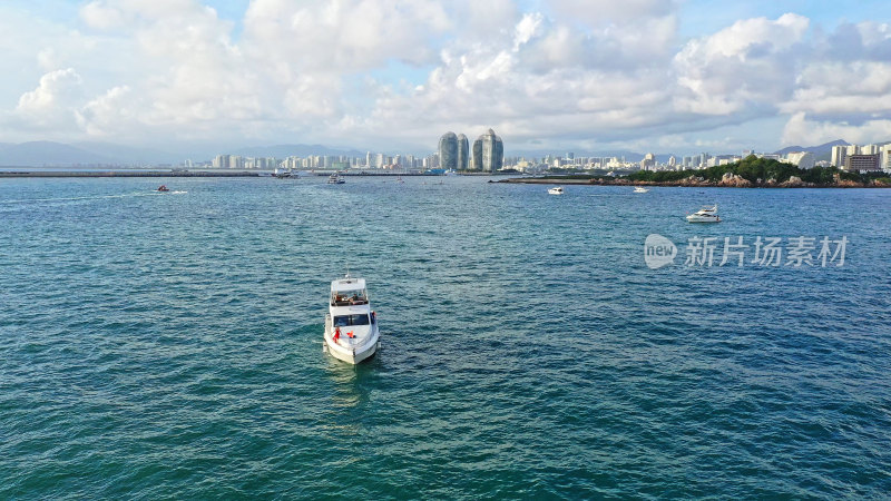 海南三亚湾海上游艇