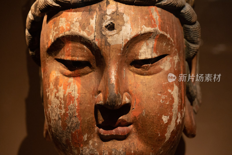 中国国家博物馆彩绘木雕观音菩萨头像  