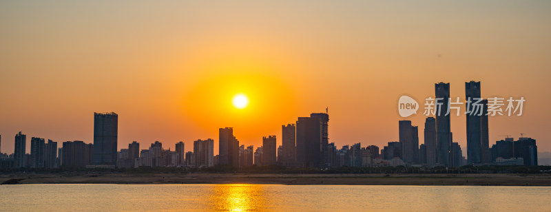 江西南昌赣江红谷滩日落夕阳