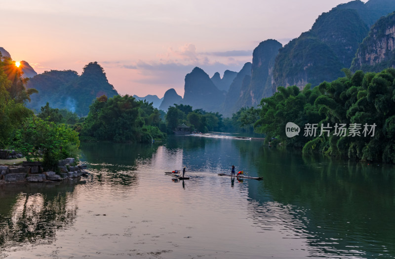 桂林阳朔十里画廊遇龙河夕阳落日山水风光