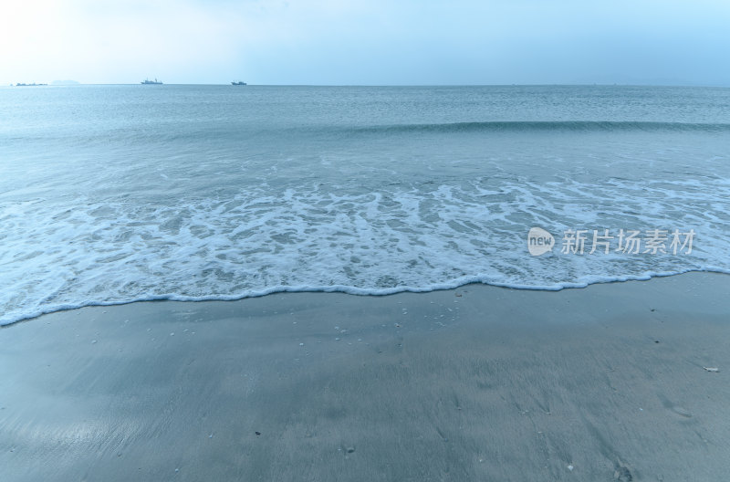 惠州双月湾旅游景区滨海沙滩海浪海景风光