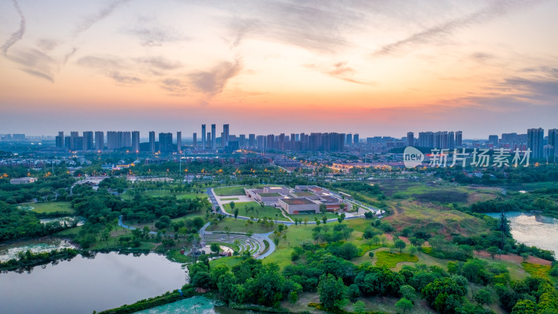 夕阳下的武汉府河