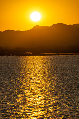 山东济宁邹城孟子湖黄昏日落景观