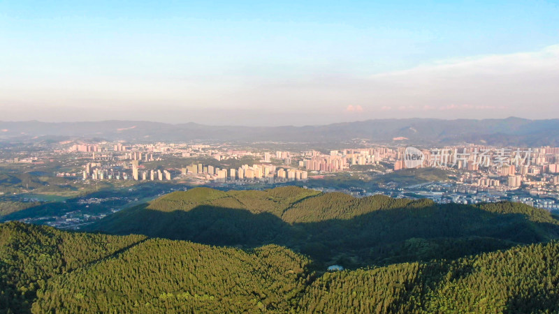 连绵起伏山川风景