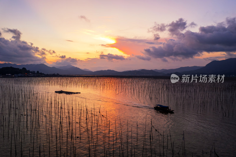 海上日落晚霞的福建霞浦沿海滩涂自然风光