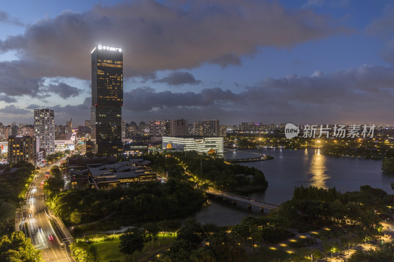 上海嘉定新城保利大剧院建傍晚夜景