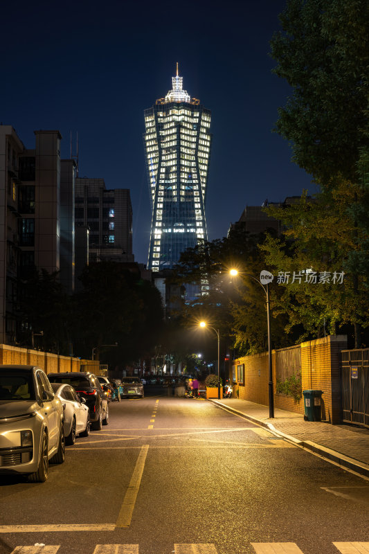 浙江杭州西湖文化广场夜幕下的科技感建筑