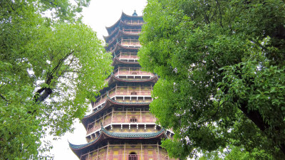 寺庙下雨素材苏州北寺塔实拍