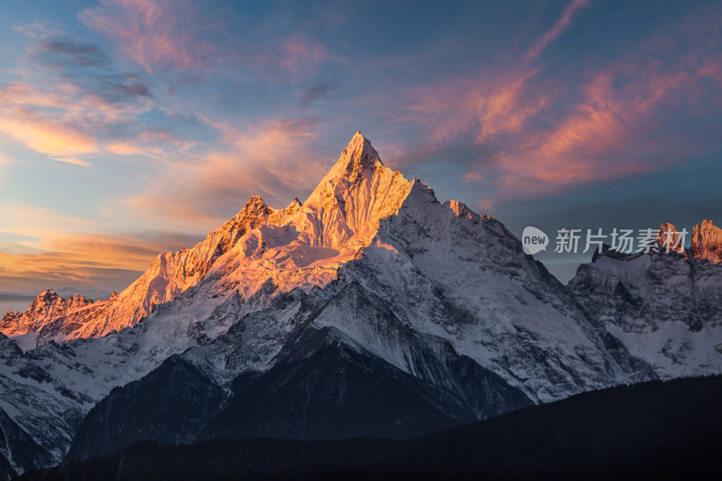 日照金山