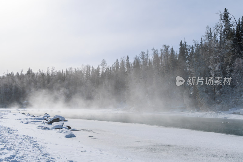 中国新疆喀纳斯冬季雪景冰雪旅游春节旅游