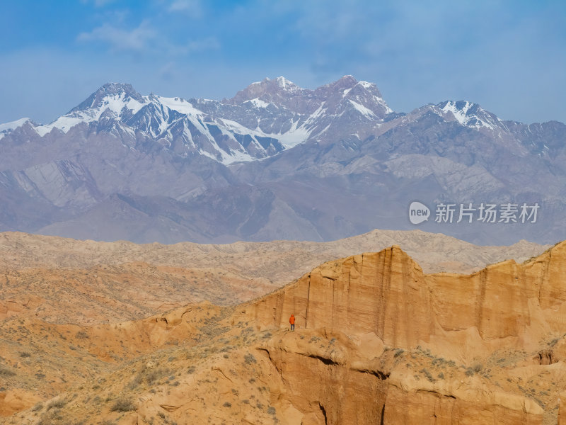 新疆南疆阿克苏温宿大峡谷天山托木尔峰航拍