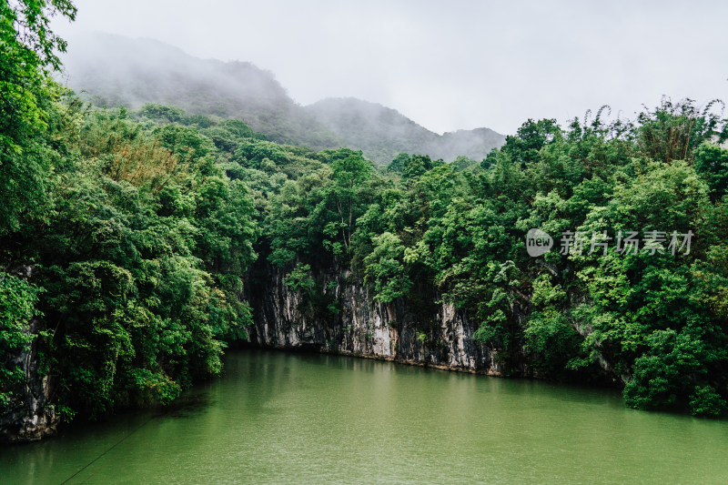 安顺龙宫风景区