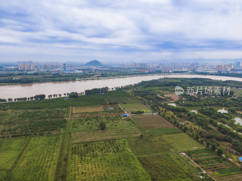 山东济南黄河岸边风景