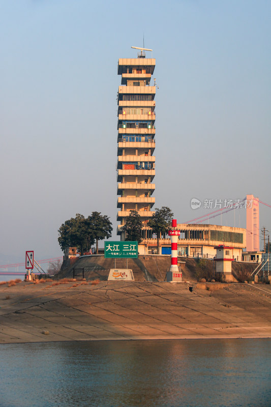 宜昌葛洲坝标志性三峡水道长江与三江交汇处