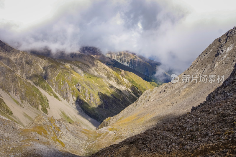 宏伟的山川山脉高山自然风景