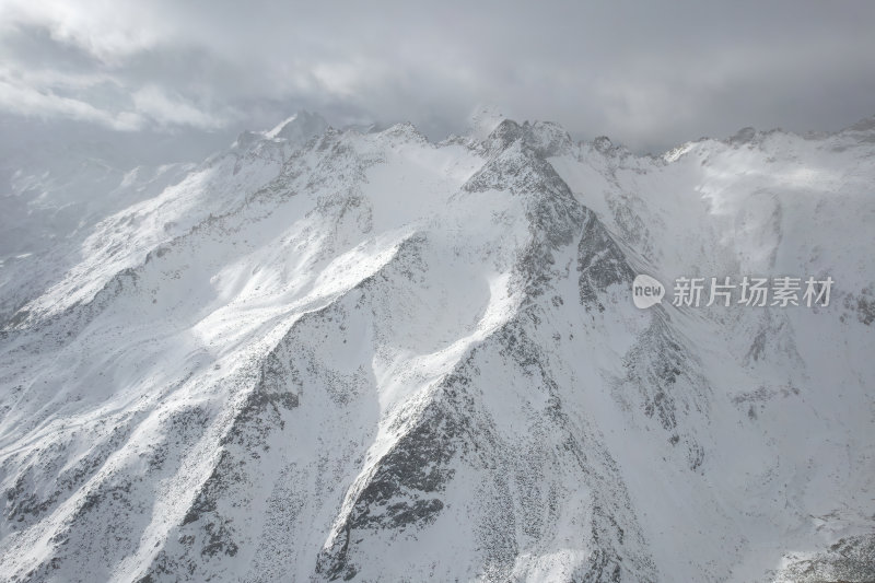 四川阿坝州达古冰川雪山盛景冰雪奇观航拍