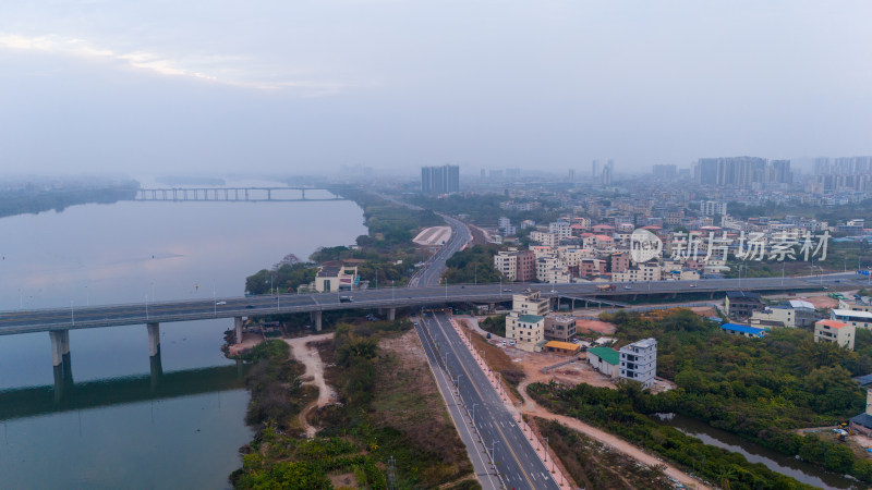 春季清晨时分雾天的惠州城市航拍景观