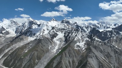 壮丽雪山