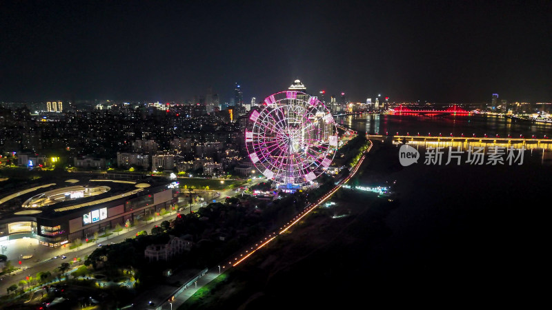 江西南昌南昌之星摩天轮夜景航拍图