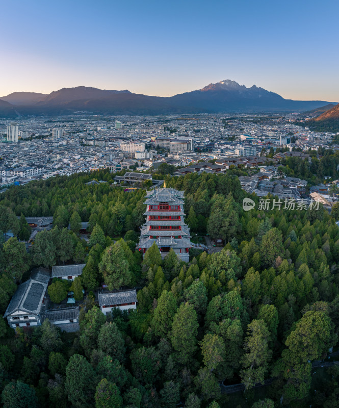 云南丽江古城狮子山万古楼航拍