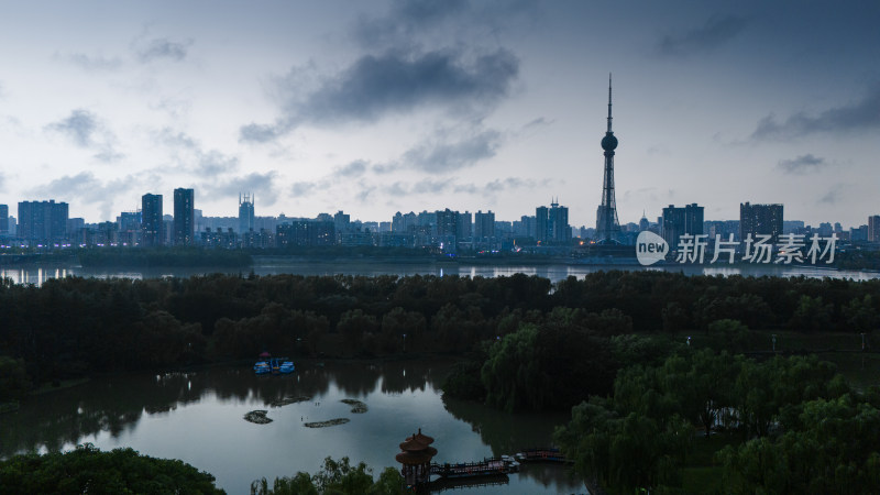 洛阳城市地标傍晚风景