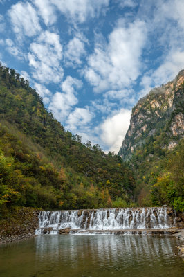 秋天陇南官鹅沟自然风景