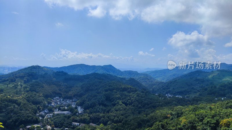 杭州南高峰俯瞰青山茶园自然风光