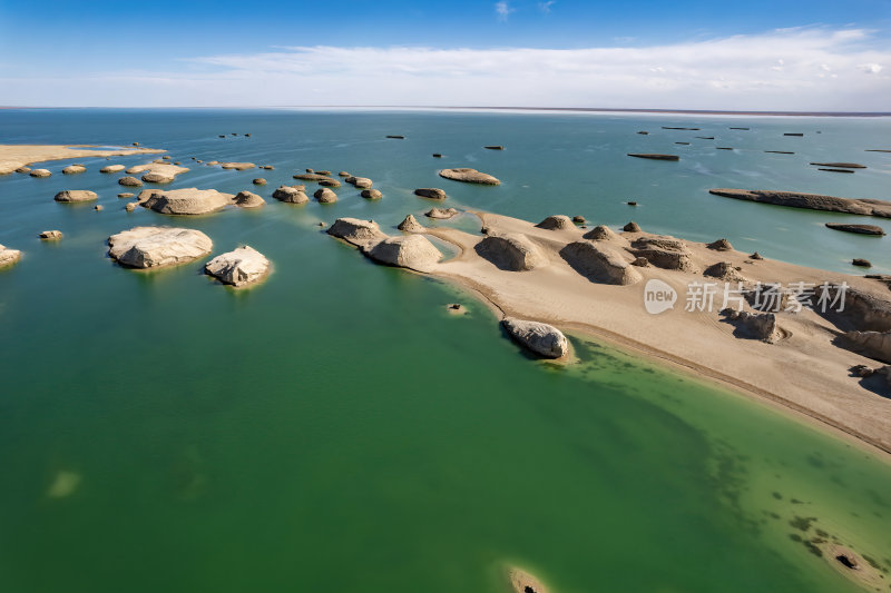 青海海西州乌素特水上雅丹奇异地貌高空航拍