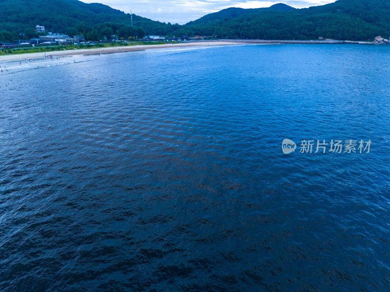 大海海洋沙滩青澳湾海岛航拍图