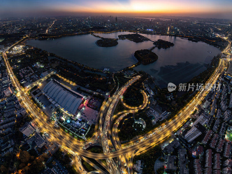 江苏南京玄武湖隧道高架桥夜晚车流航拍