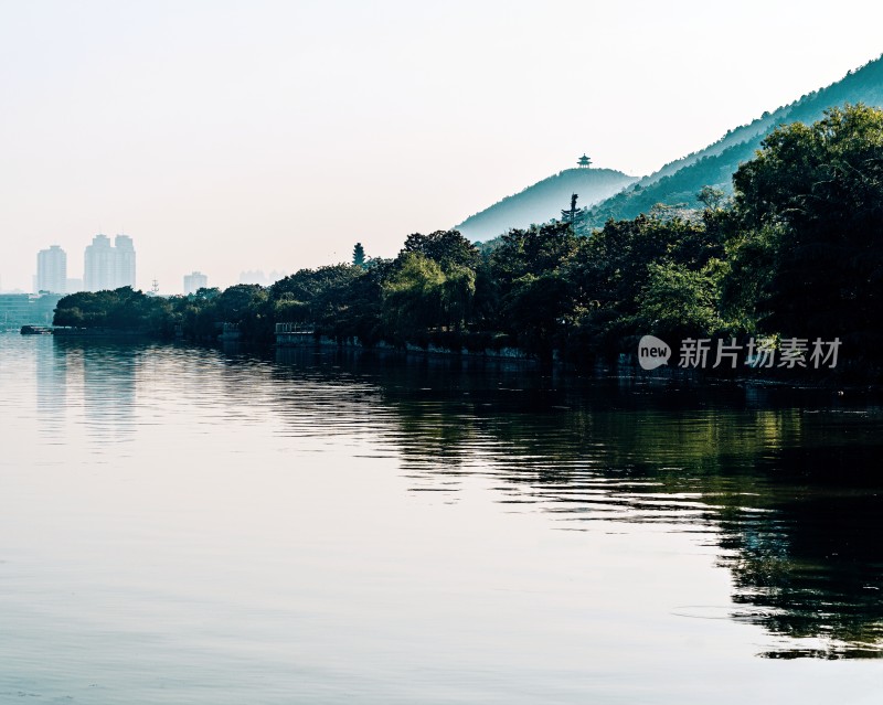 徐州云龙山云龙湖山水相依的城市滨水风光