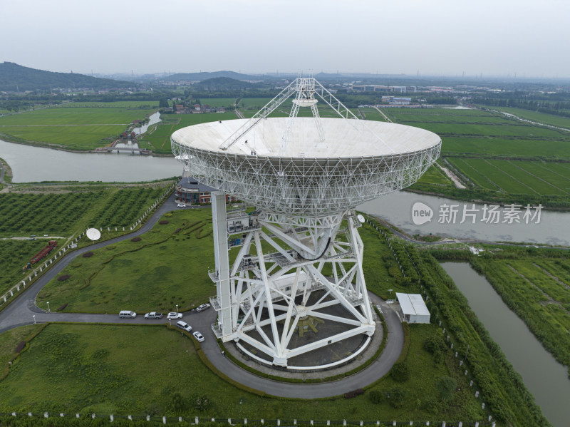 航拍大型射电望远镜全景