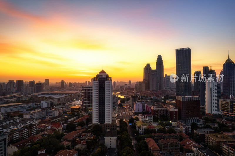 天津环球金融中心海河城市建筑日出朝霞风景