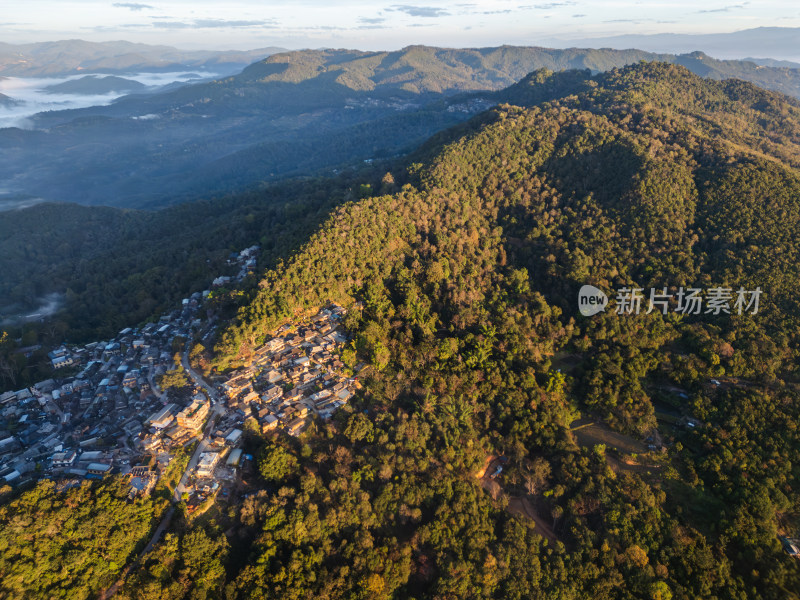 航拍景迈山云雾缭绕的村庄古寨自然风光