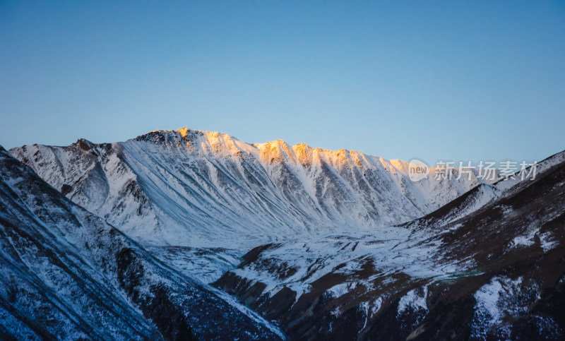 雪山日出日照金山自然风景